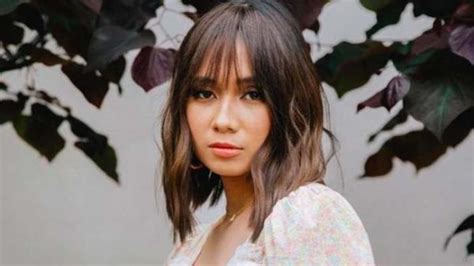 Makna Lagu Autumn Milik NIKI Ceritakan Hubungan Asmara .